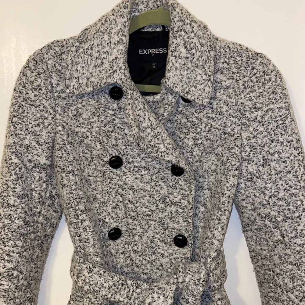 Express - Picture 3 of 3